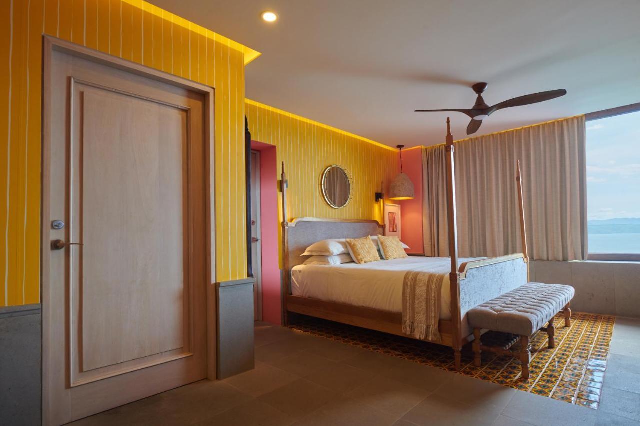 Hotel Luxury Patio Azul (Adults Only) ปูแอร์โตบาญาร์ตา ภายนอก รูปภาพ A bedroom at the hotel